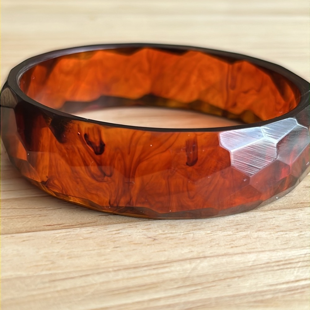 Vintage faceted root beer Bakelite bangle beautiful dark internal swirls